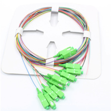 12 Pigtail colorido da fibra óptica codificada com conector de Sc / APC